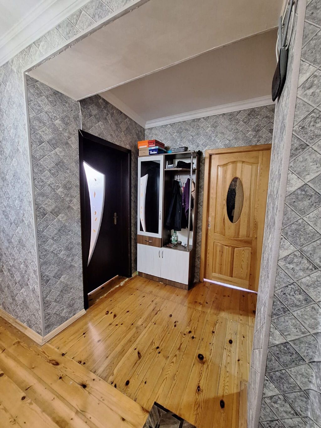 Bakı, Bakıxanov qəs., 4 otaqlı, Köhnə tikili, m. Neftçilər, 72 kv. m