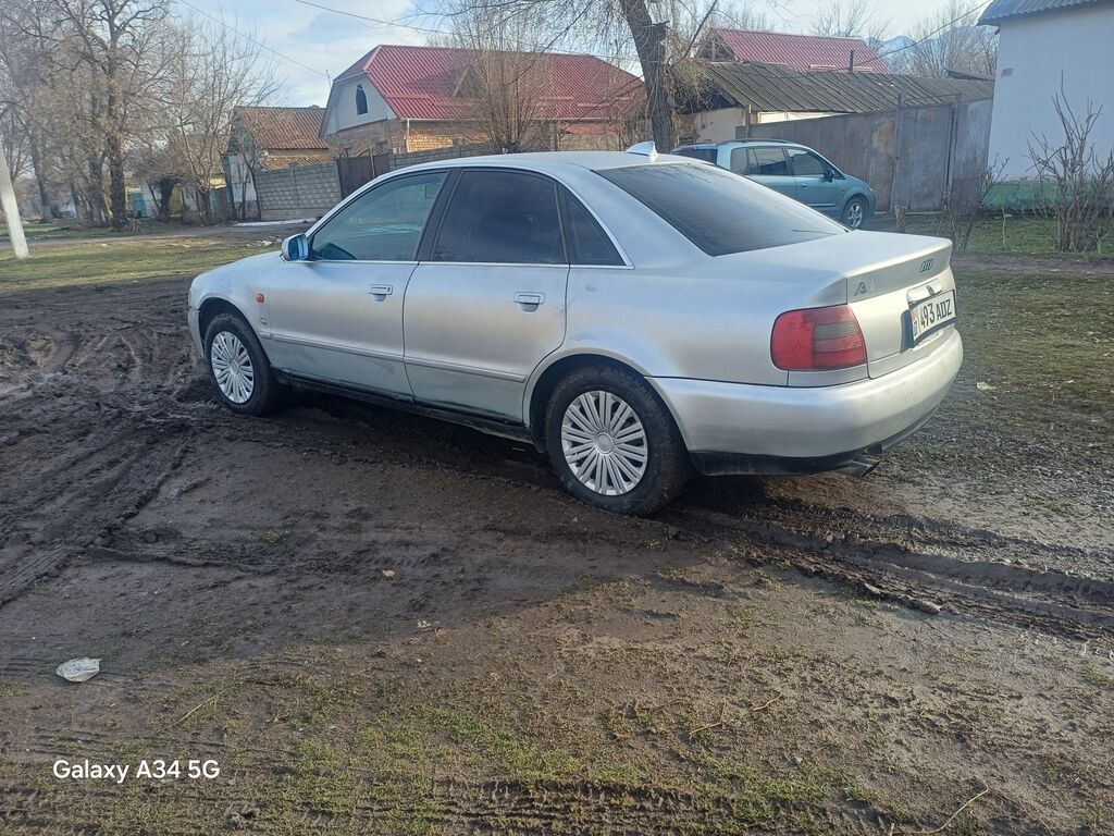 Audi A4: 1996 г., 2.4 л, Автомат, Бензин, Хэтчбэк: фото 3