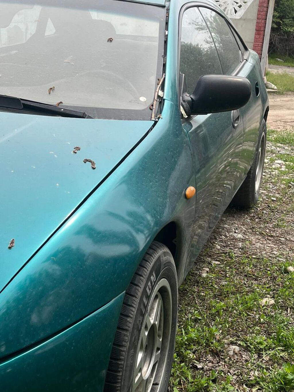Mazda 323: 1995 г., 1.5 л, Механика, Бензин, Седан: фото 3