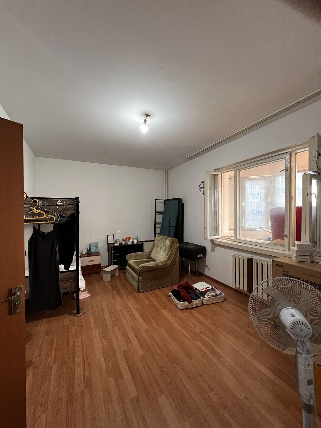 3 комнаты, 75 м², Индивидуалка, 6 этаж, Старый ремонт: фото 3
