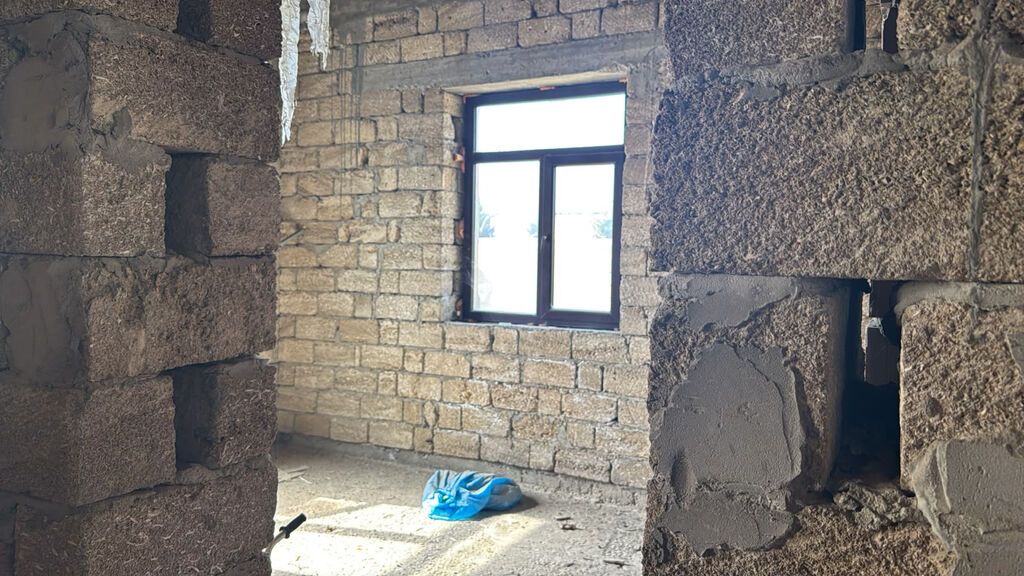 9 otaq, 350 kv. m, Kredit yoxdur, Təmirsiz