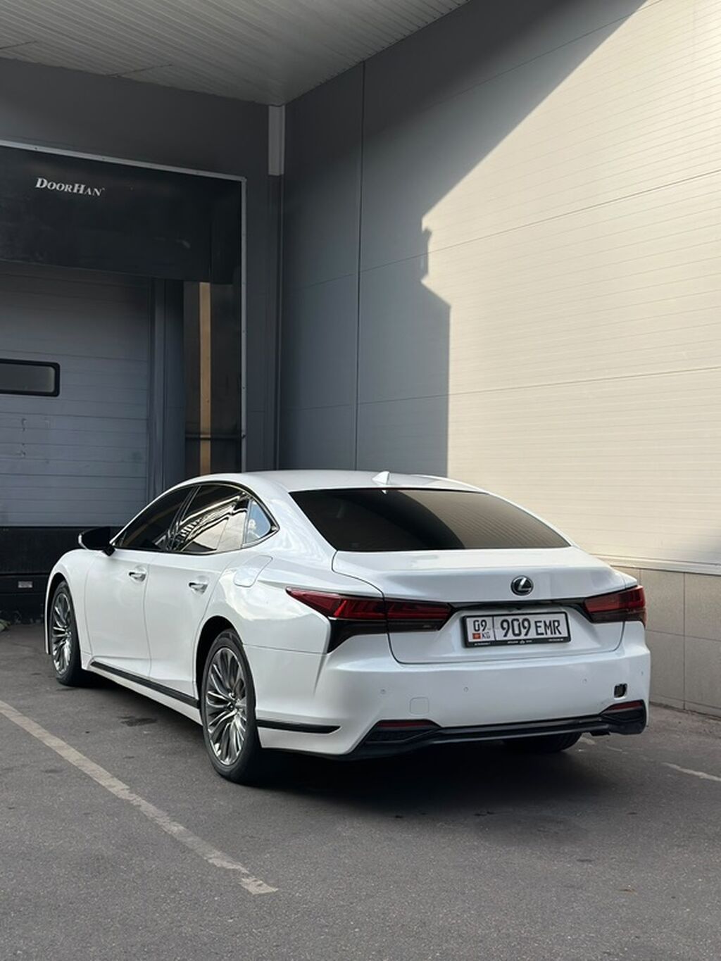 Lexus LS: 2018 г., Автомат, Гибрид, Седан: фото 5