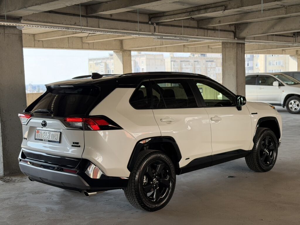 Toyota RAV4: 2019 г., 2.5 л, Вариатор, Гибрид, Кроссовер: фото 4