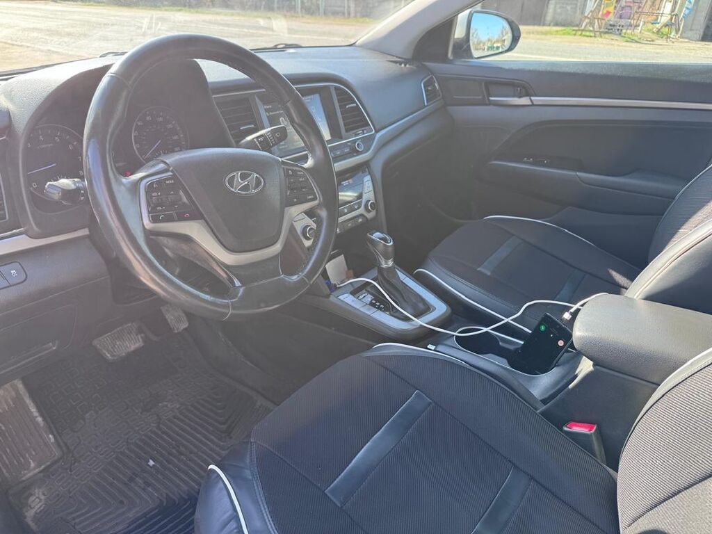 Hyundai Elantra: 2018 г., 2 л, Автомат, Бензин, Седан: фото 8