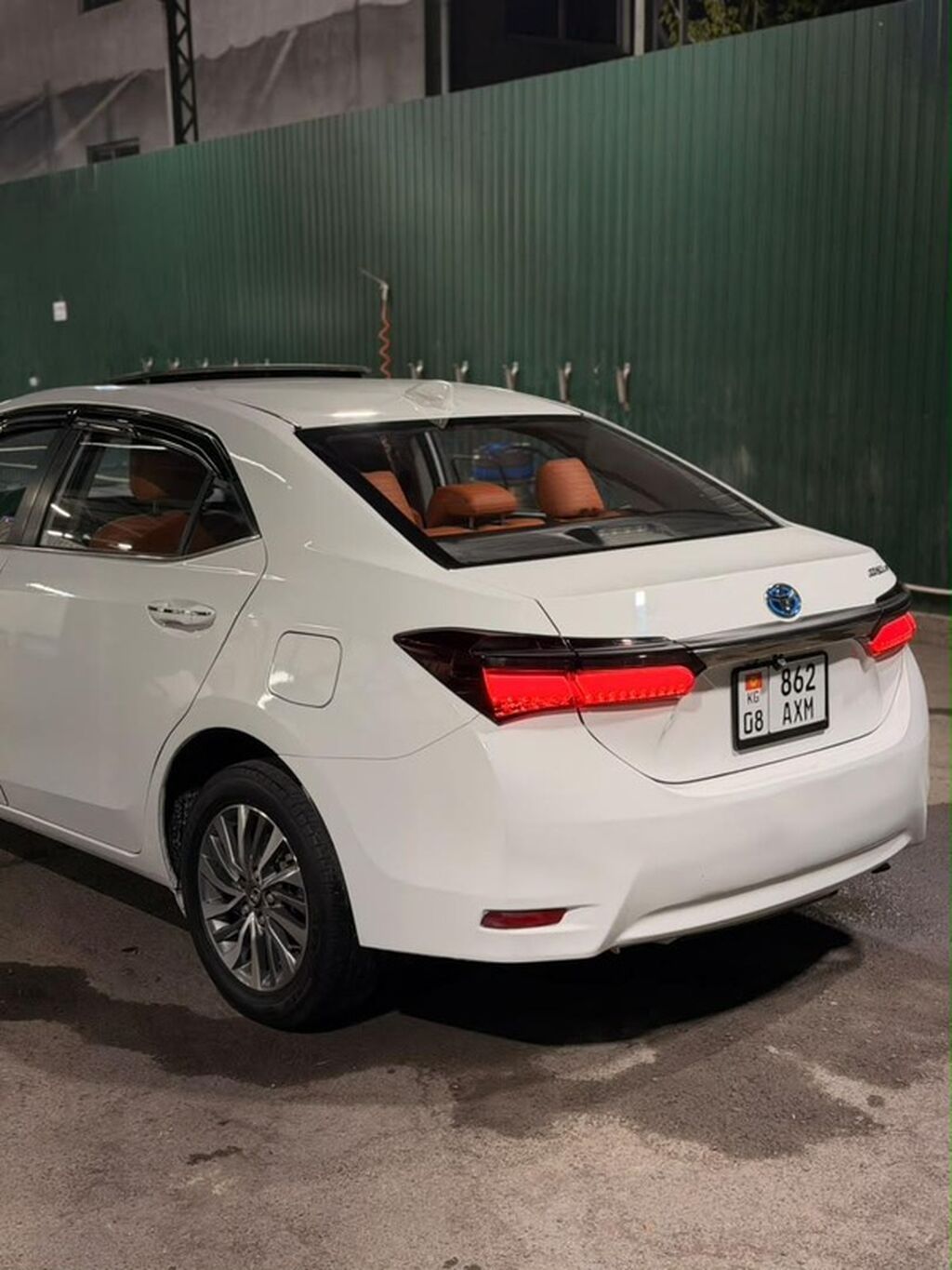 Toyota Corolla: 2021 г., 1.8 л, Автомат, Гибрид, Седан: фото 6