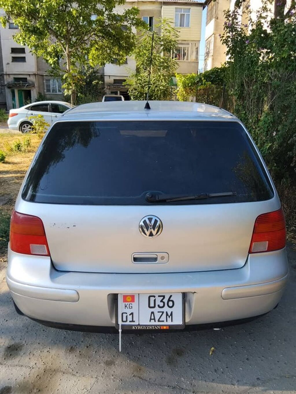 Volkswagen Golf: 2002 г., 1.6 л, Автомат, Бензин, Хэтчбэк: фото 2