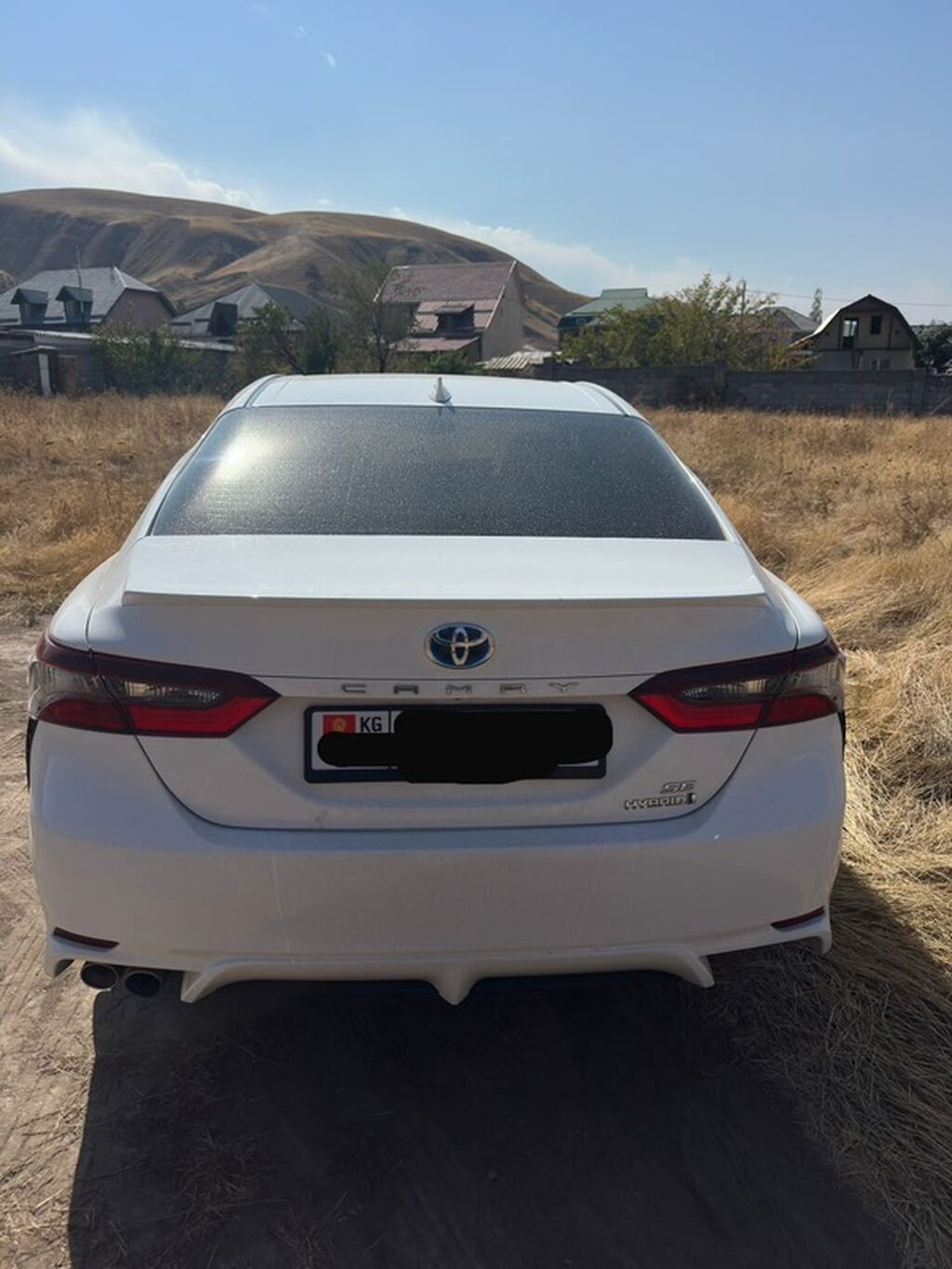 Toyota Camry: 2023 г., 2.5 л, Автомат, Гибрид, Седан: фото 2