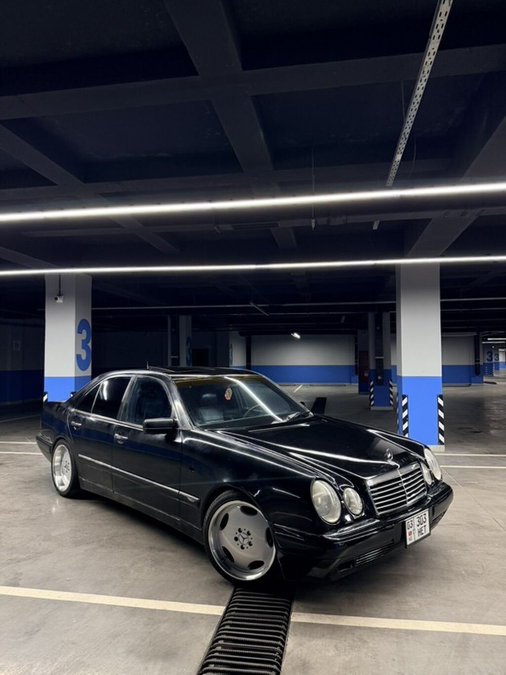 Mercedes-Benz E-Class: 1997 г., 4.3 л, Автомат, Бензин, Седан: фото 2