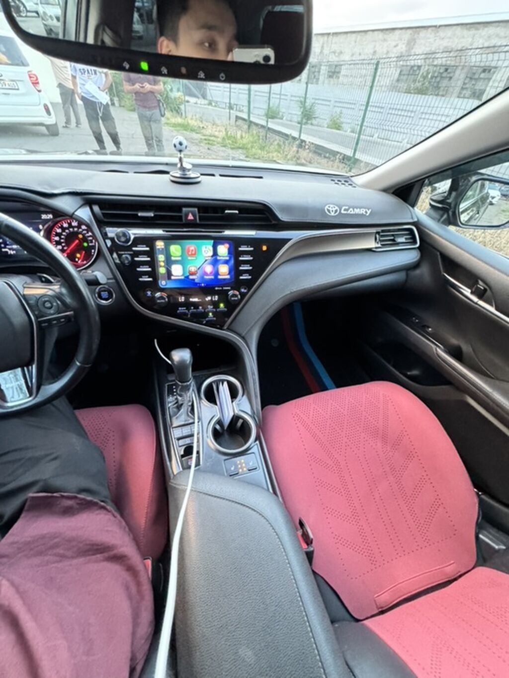 Toyota Camry: 2019 г., 2.5 л, Автомат, Бензин, Седан — фото 3