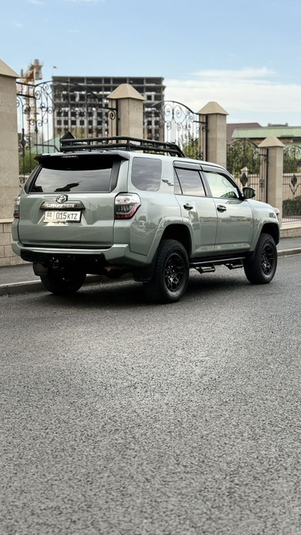 Toyota 4Runner: 2023 г., 4 л, Автомат, Бензин, Внедорожник: фото 8