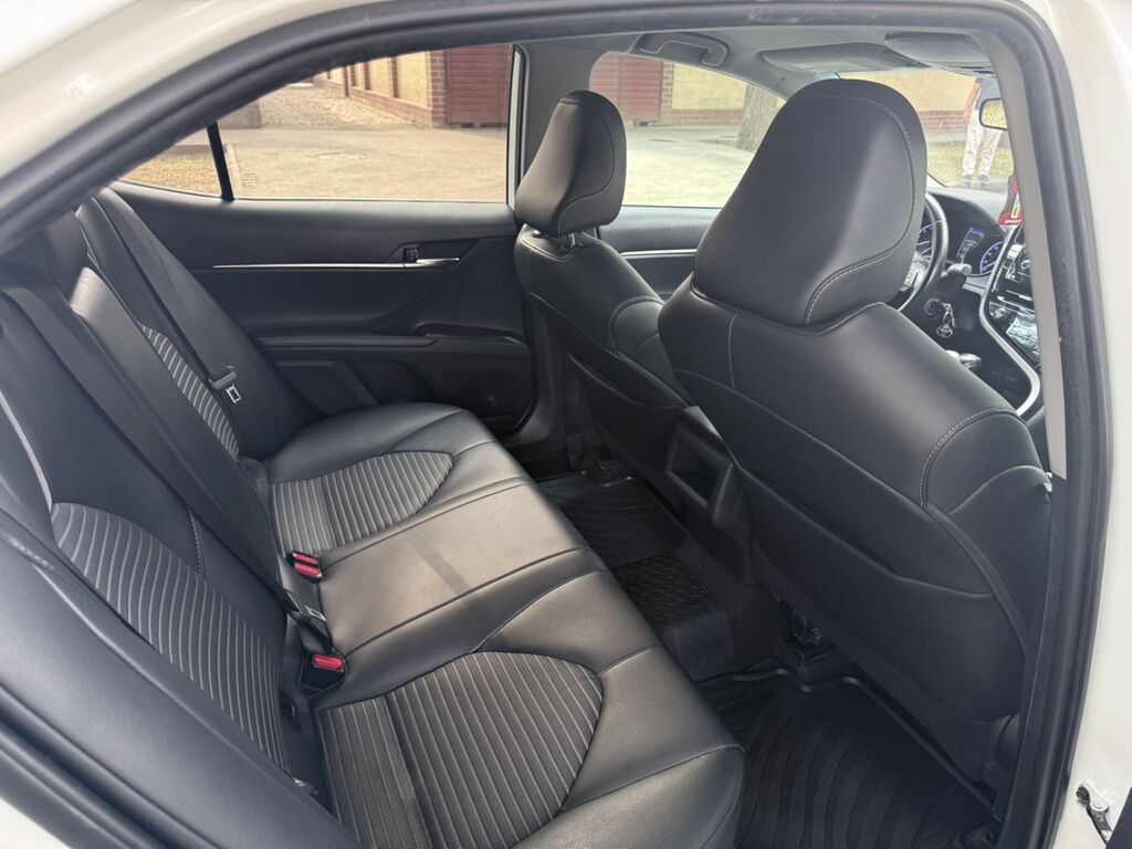 Toyota Camry: 2021 г., 2.5 л, Автомат, Бензин, Седан: фото 5
