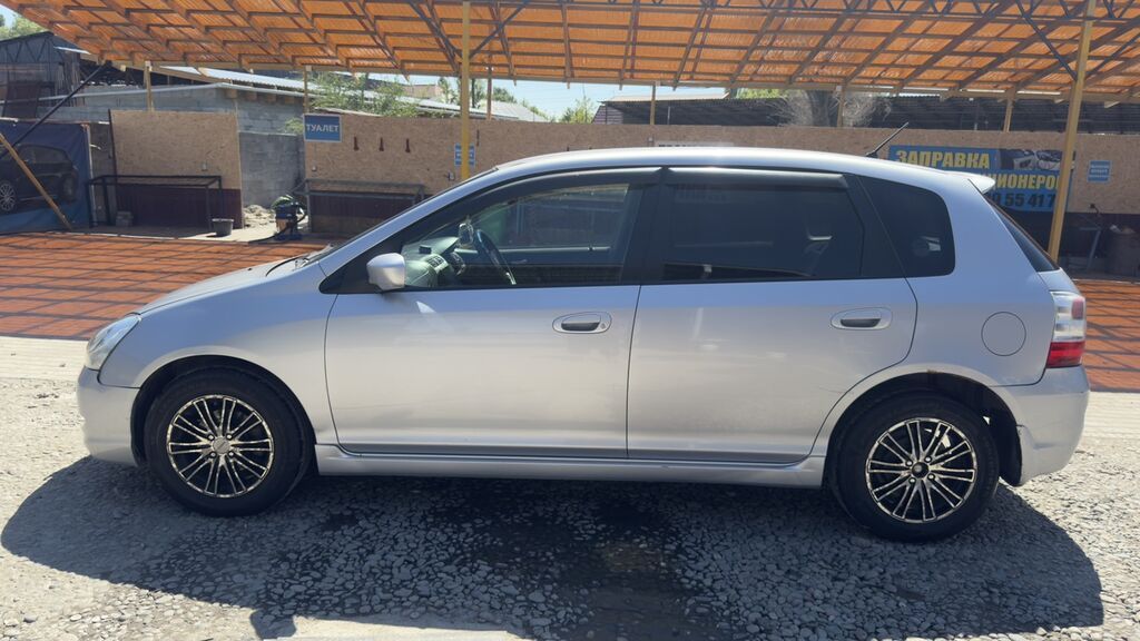 Honda Civic: 2004 г., 1.7 л, Вариатор, Газ, Хэтчбэк — фото 4