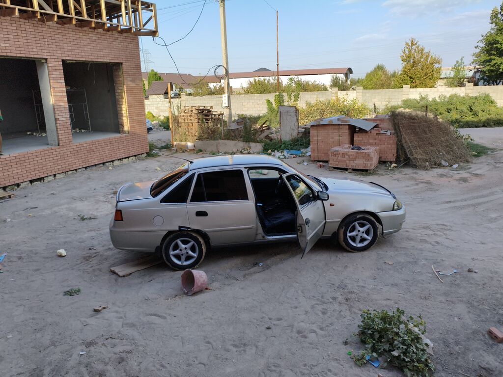 Daewoo Nexia: 2008 г., 1.6 л, Седан: фото 5