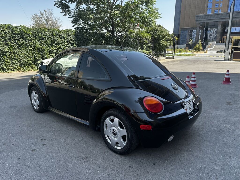 Volkswagen Bettle: 2001 г., 2 л, Автомат, Бензин, Хэтчбэк: фото 5