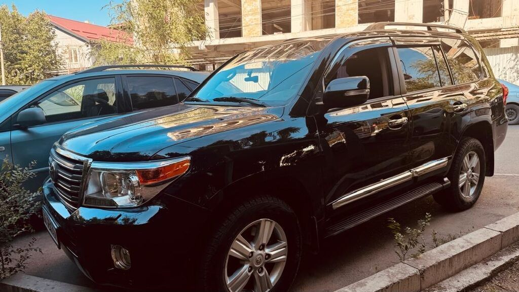 Toyota Land Cruiser: 2012 г., 4.7 л, Автомат, Бензин, Внедорожник: фото 1