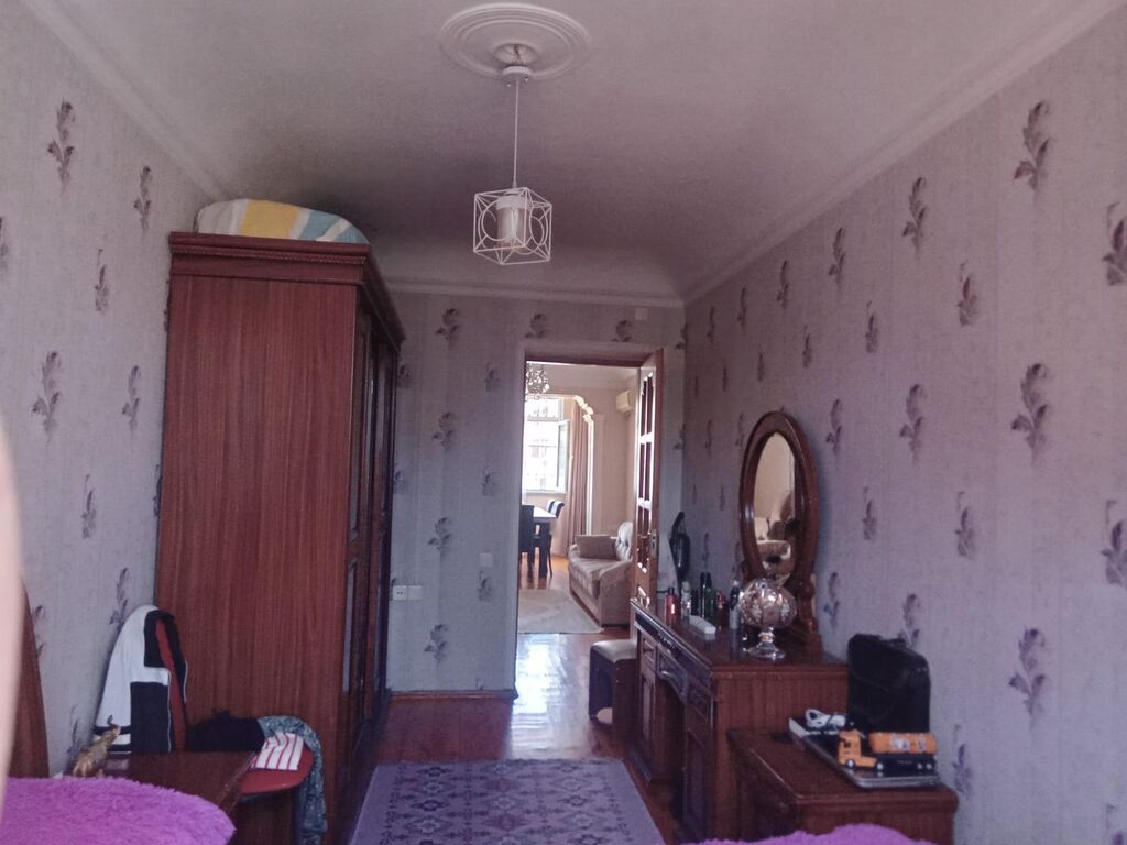 Bakı, 3 otaqlı, Köhnə tikili, m. Neftçilər, 60 kv. m