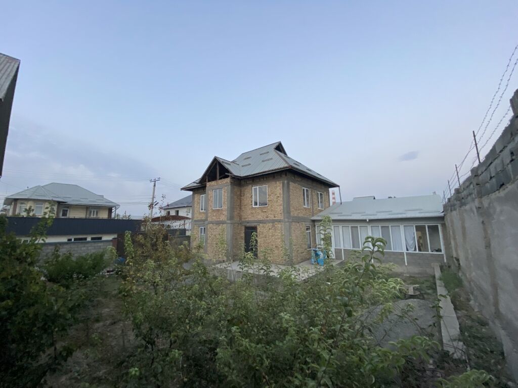 Продаётся двухэтажный кирпичный дом с просторным участком и отдельным: фото 2