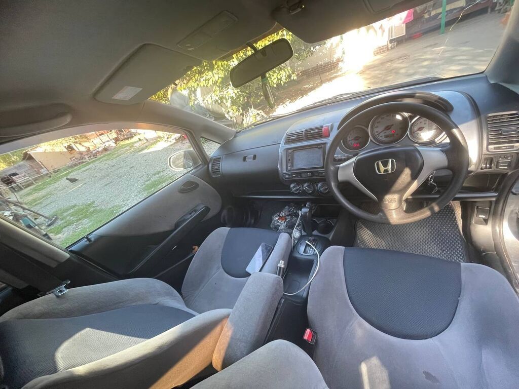Honda Fit: 2003 г., 1.3 л, Автомат, Бензин, Хэтчбэк: фото 7