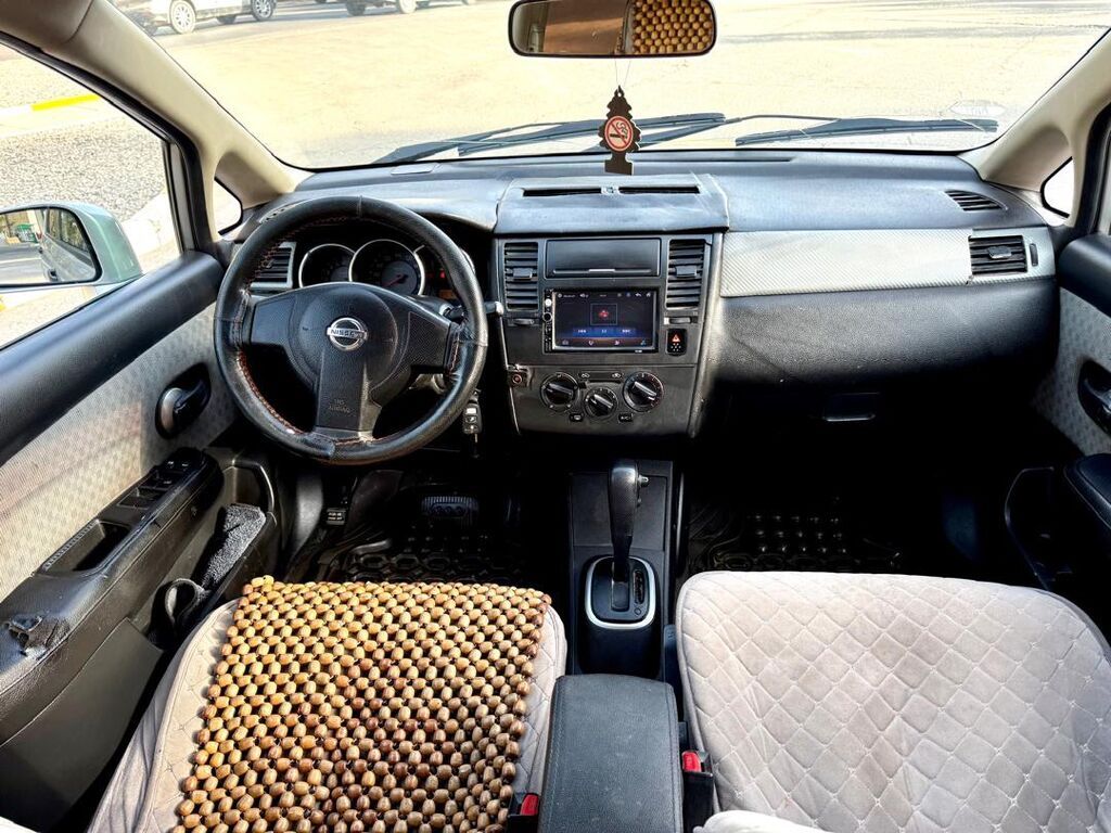 Nissan Tiida: 2007 г., 1.5 л, Автомат, Бензин, Седан: фото 7