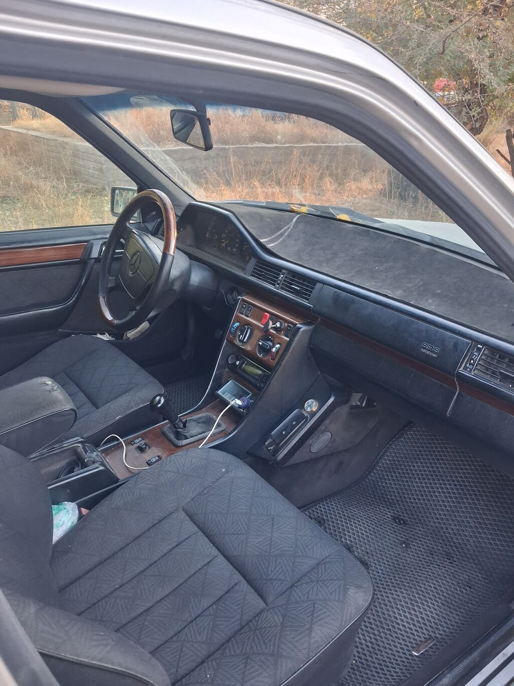 Mercedes-Benz W124: 1994 г., Механика, Седан: фото 3