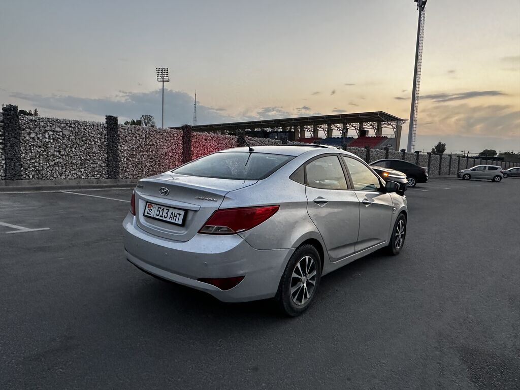 Hyundai Solaris: 2014 г., 1.6 л, Автомат, Бензин, Седан: фото 4