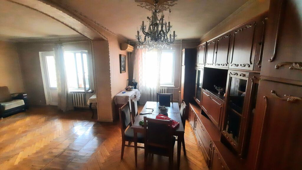 Bakı, Yasamal, 4 otaqlı, Köhnə tikili, m. İnşaatçılar, 120 kv. m