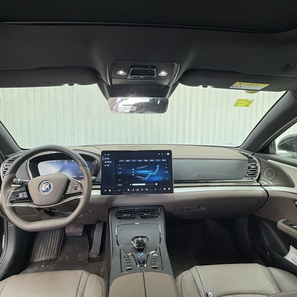 BYD Han: 2025 г., 1.5 л, Автомат, Гибрид, Седан: фото 4