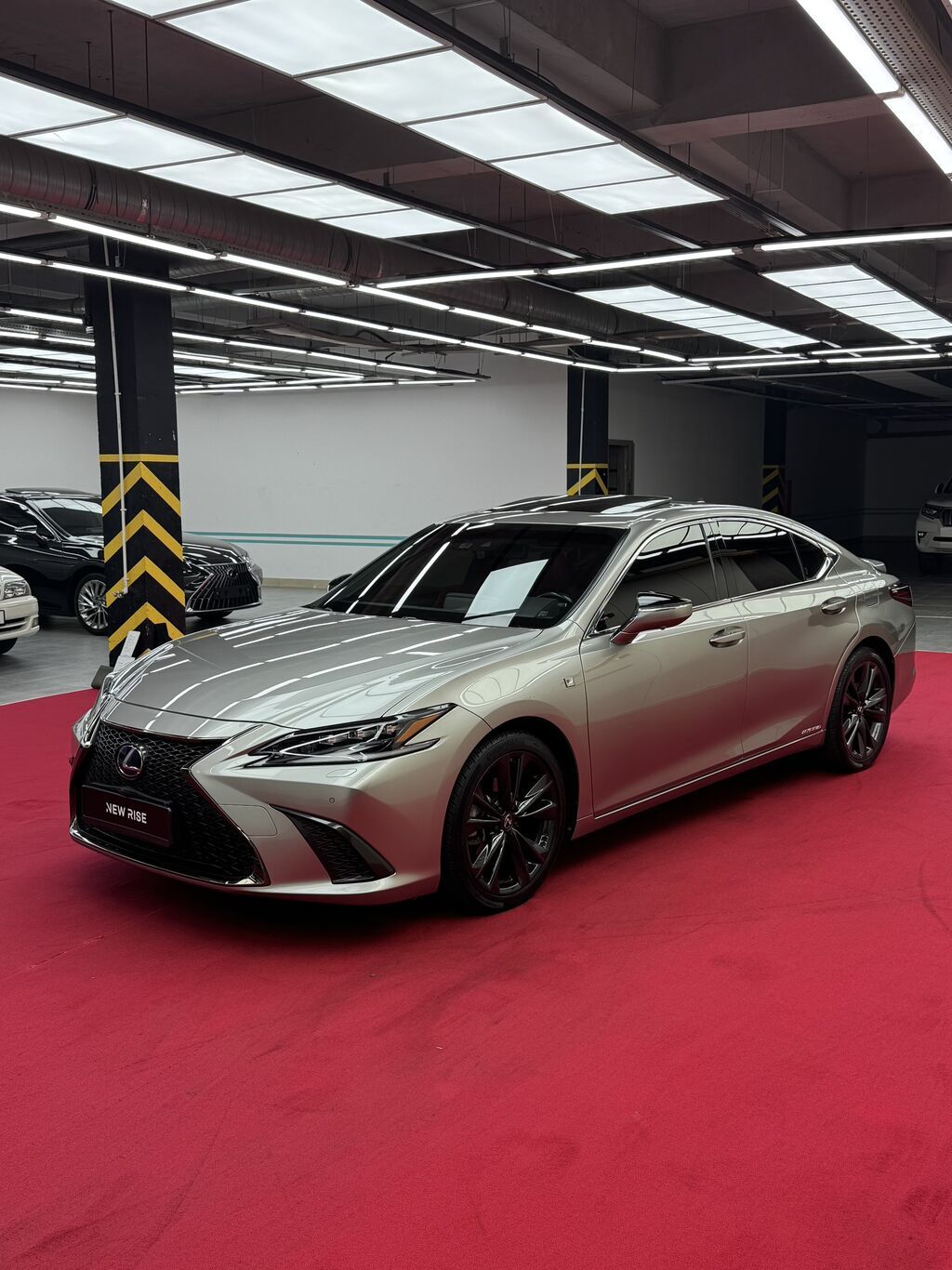Lexus ES: 2022 г., 2.5 л, Вариатор, Гибрид, Седан: фото 3