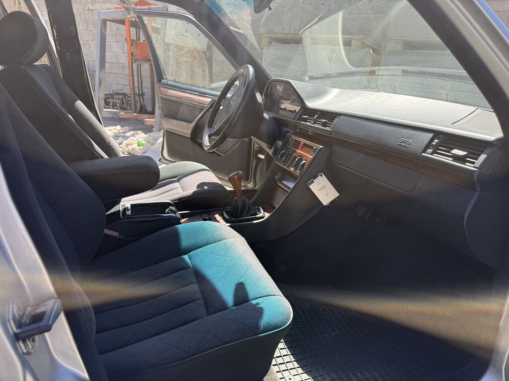 Mercedes-Benz W124: 1995 г., 2.2 л, Механика, Седан: фото 5