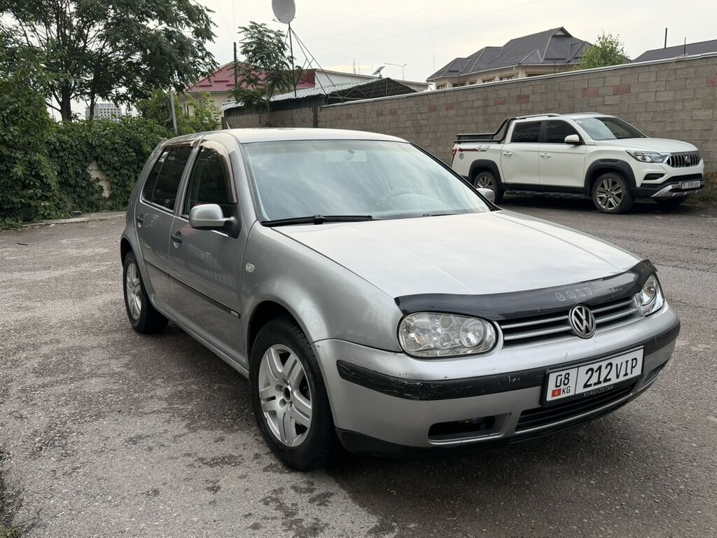 Volkswagen Golf: 2003 г., 1.6 л, Механика, Бензин, Хэтчбэк: фото 3