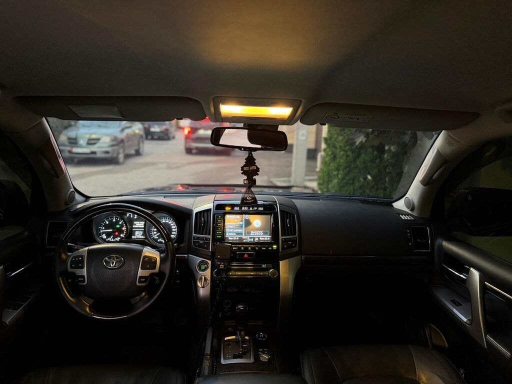 Toyota Land Cruiser: 2013 г., 4.5 л, Автомат, Дизель, Внедорожник — фото 5