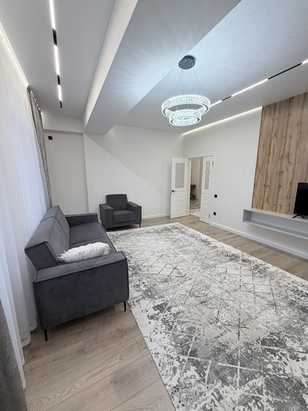 2 комнаты, 88 м², 12 мкр 12 этаж, Дизайнерский ремонт: фото 2