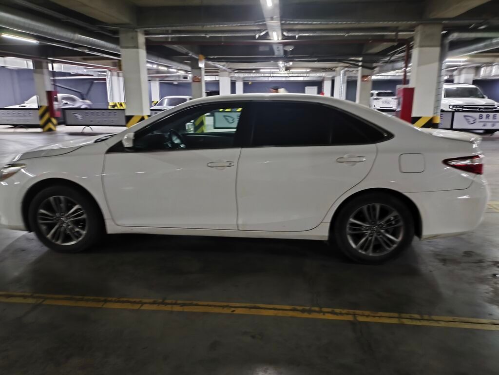 Toyota Camry: 2016 г., 2.5 л, Автомат, Бензин, Седан: фото 4