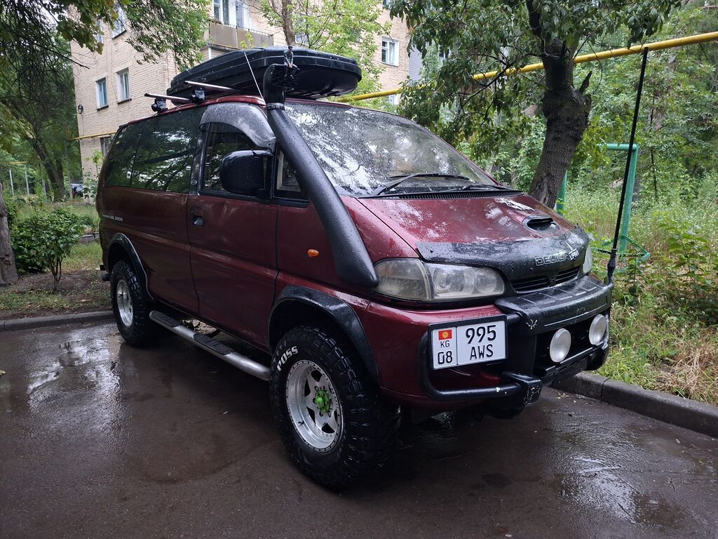Mitsubishi Delica: 1996 г., 3 л, Автомат, Бензин, Минивэн: фото 2