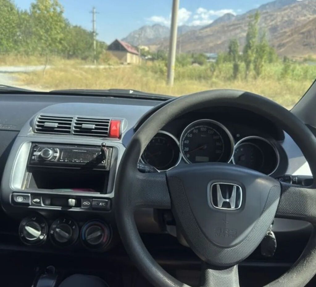 Honda Fit: 2022 г., Автомат, Бензин, Хэтчбэк: фото 3