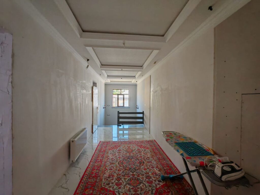 5 otaqlı, 273 kv. m, Yeni təmirli