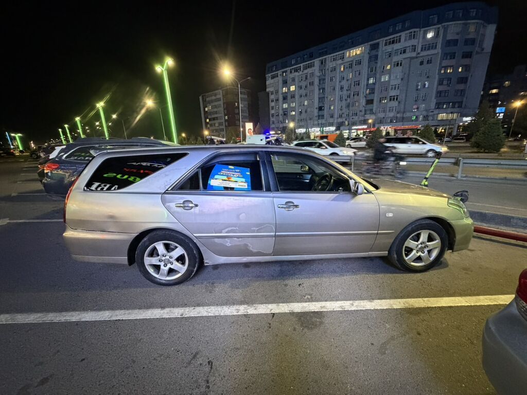 Toyota Mark II: 2004 г., 2 л, Автомат, Бензин, Универсал: фото 4