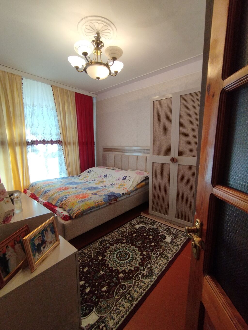 Saray, 3 otaqlı, Köhnə tikili, 67 kv. m
