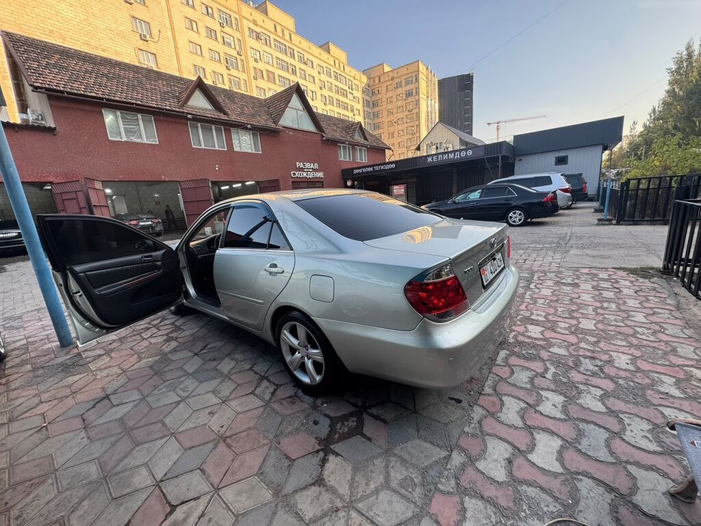 Toyota Camry: 2005 г., 3 л, Автомат, Бензин, Седан: фото 2