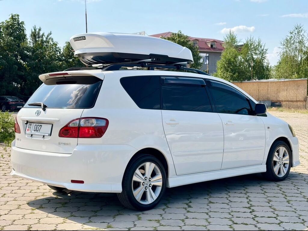 Toyota Ipsum: 2003 г., 2.4 л, Автомат, Бензин, Минивэн: фото 5