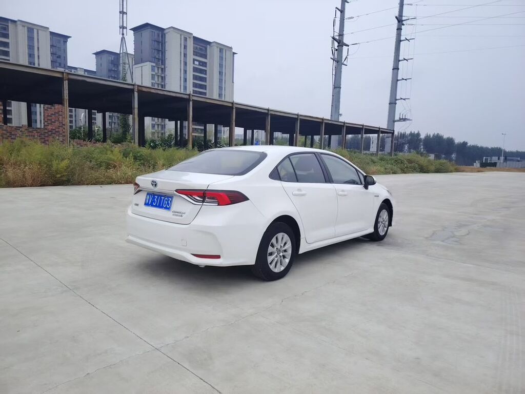Toyota Corolla: 2021 г., 1.8 л, Вариатор, Гибрид, Седан: фото 5