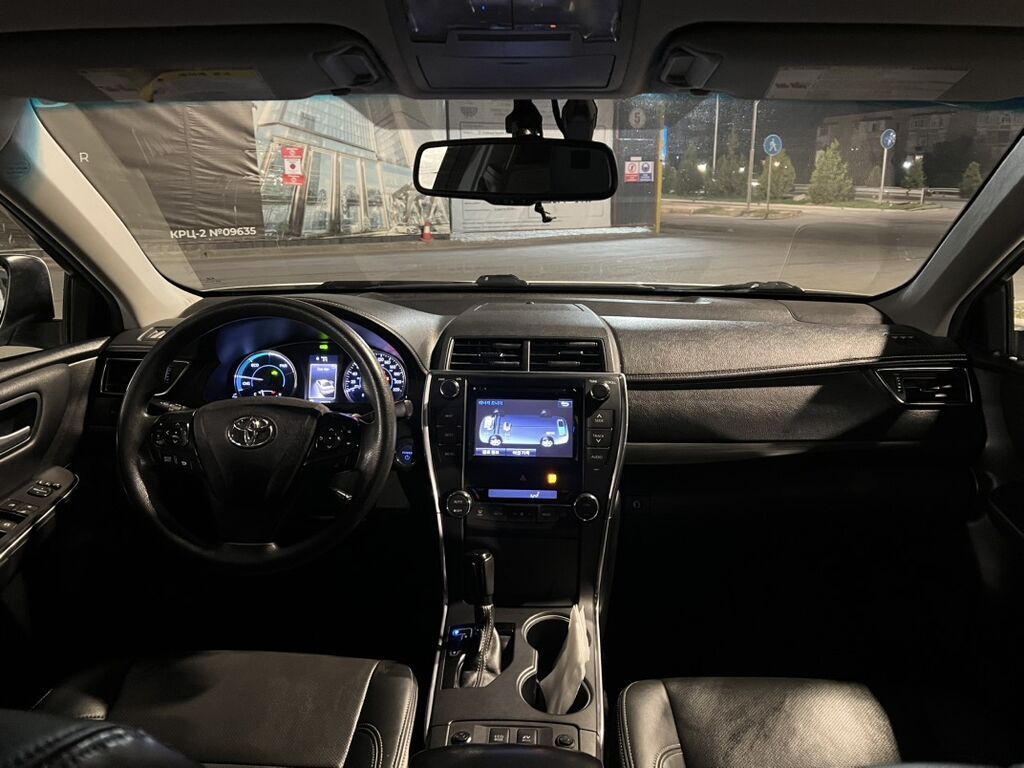 Toyota Camry: 2017 г., 2.5 л, Вариатор, Гибрид, Седан: фото 5