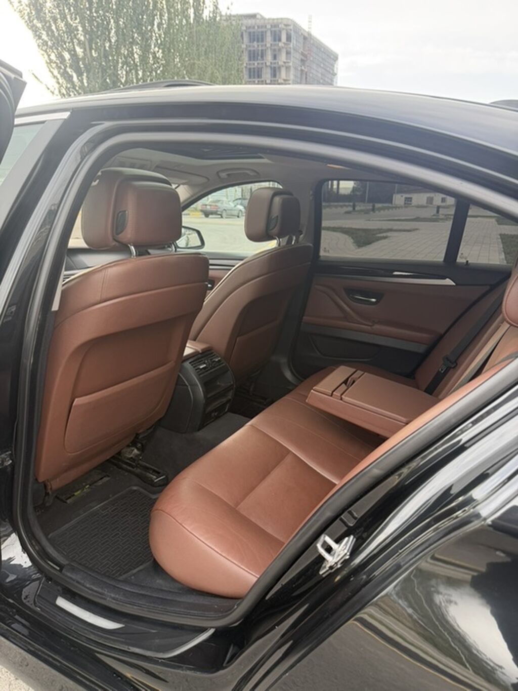 BMW 5 series: 2011 г., 3 л, Автомат, Бензин, Седан: фото 3