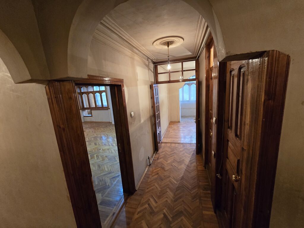 Gəncə, 5 otaqlı, Köhnə tikili, 110 kv. m