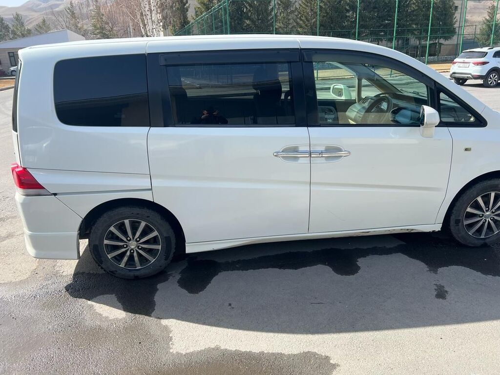 Honda Stepwgn: 2006 г., 2 л, Автомат, Газ, Минивэн: фото 2