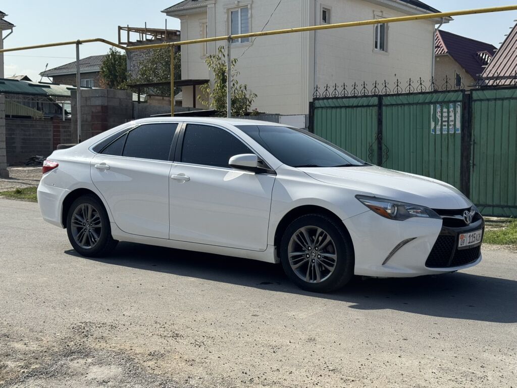 Toyota Camry: 2017 г., 2.5 л, Автомат, Бензин, Седан: фото 2