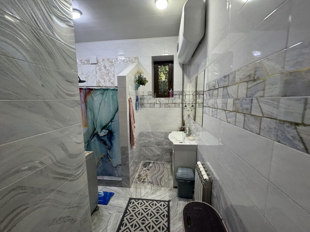 5 комнат, 220 м², 9 соток, Бишкек, Ак-Ордо 2 ж/м Собственник: фото 2