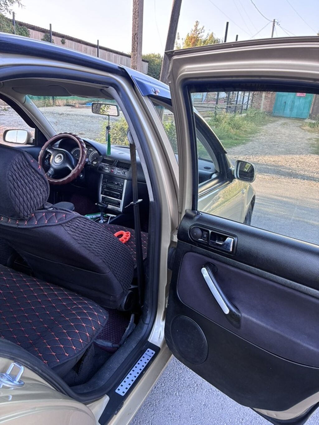 Volkswagen Golf: 2002 г., 1.6 л, Автомат, Бензин, Седан: фото 3