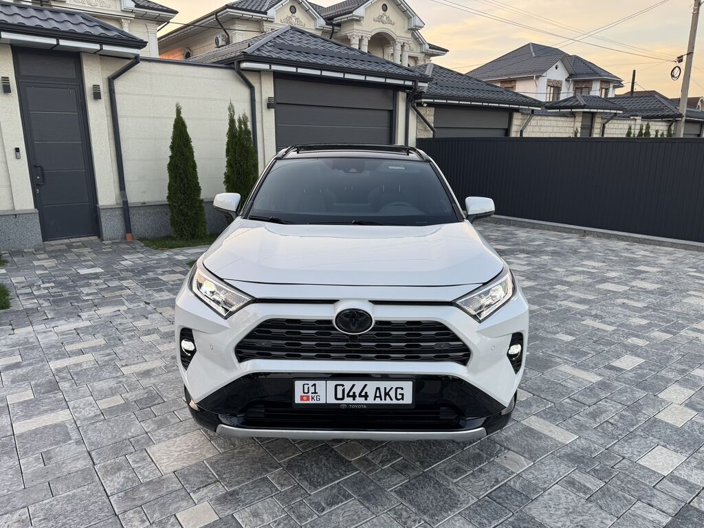Toyota RAV4: 2022 г., 2.5 л, Автомат, Гибрид, Кроссовер: фото 3