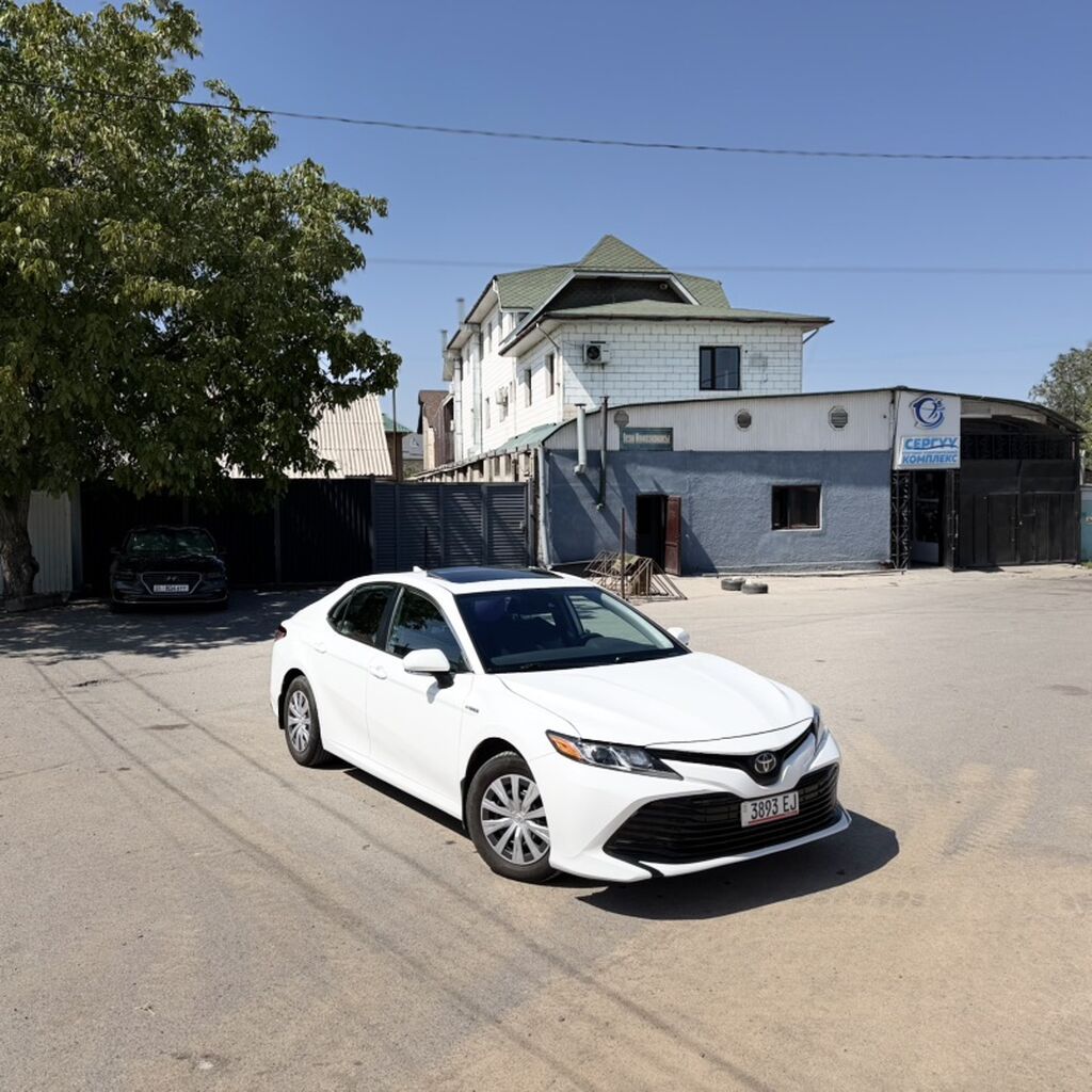 Toyota Camry: 2020 г., 2.5 л, Автомат, Бензин, Седан: фото 2